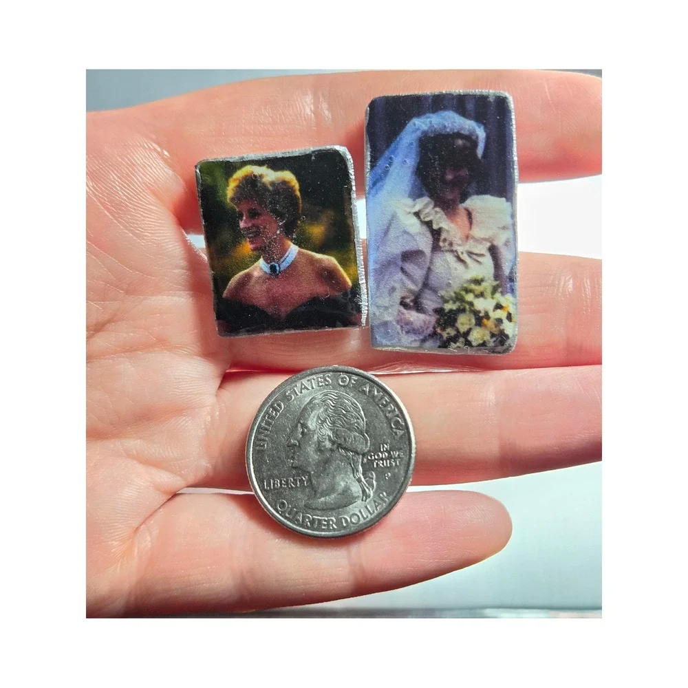 Unbranded Pin Set Lady Diana Royalcore Nostalgiacore 90s B Grade Set of 2